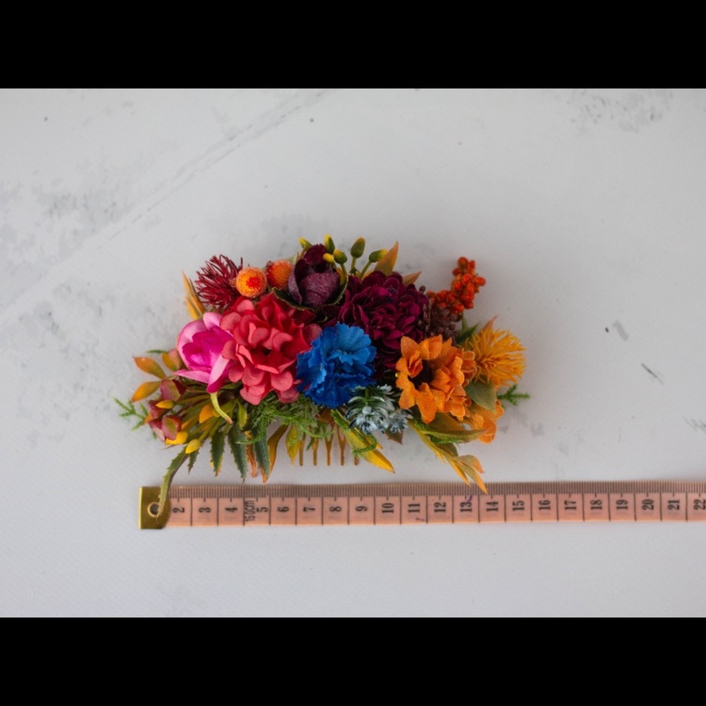 LolaWhiteShop (Etsy) Colorful Flower Comb